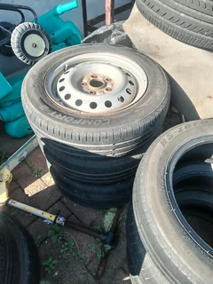 15inch rkm with new tyre, original suzuki etriga 5x114