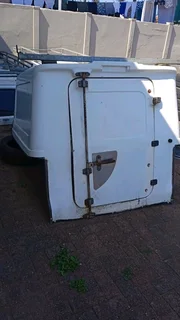 NP200 canopy single long door closed. Swops welcome