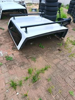 Np200 slimline canopy with racks