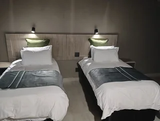 PREMIUM VILLA – 7 NIGHTS • 26 Dec → 01 Jan • SLEEPS 8* • HARTEBEESPOORT SUMMER GETAWAY