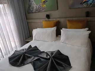 PREMIUM VILLA – 7 NIGHTS • 26 Dec → 01 Jan • SLEEPS 8* • HARTEBEESPOORT SUMMER GETAWAY