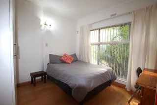 Room in FEMALE ONLY  house, fully furnished, Observatory. Secure, garden, great location