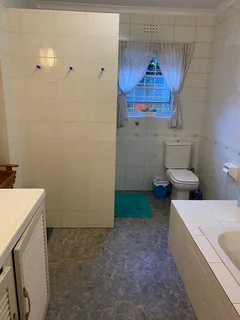 Room in FEMALE ONLY  house, fully furnished, Observatory. Secure, garden, great location