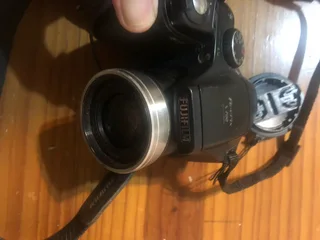 Fuji finepix S700 (read below )