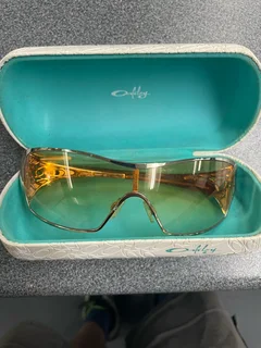 Ladies Oakley sunglasses