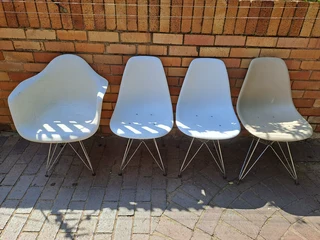 Office / Home Chairs. Plastic and Metal. Suitable Putdoors and Indoors. As good as new.
