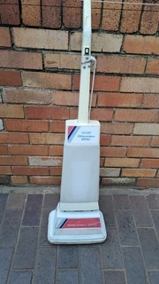 Electrolux Carpet/Tile Cleaner/Shampoower with 2 round brushes. In working condition.