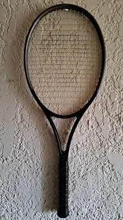 Trojan Spectre Graphite Tennis Racket. In a Babolat Team Line carry pouch.