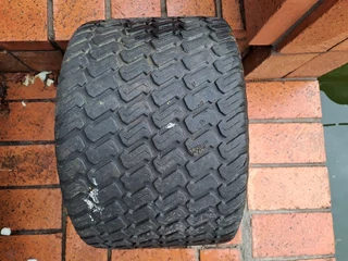 Golf Cart Tyre 18 X 10.50 - 8 Carlisle Multitrac. Used one. Only one available. R399. I am in Orange