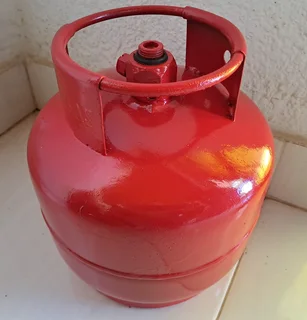 Gas cylinder 5kg. As good as new. R500. I am in Orange Grove.