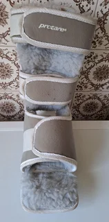 DJ Orthopedics Procare Universal Walking Boot. Used one. As good as new. R650. I am in Orange Grove