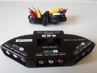 Dixon Rca Av 3-way Switch And Rca Cable. As Good As New. R250. I Am In Orange Grove