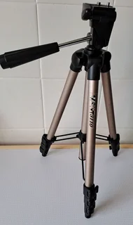 WT-310 tripod. Foldable. With carrying pouch. Multipurpose. Adjustable.