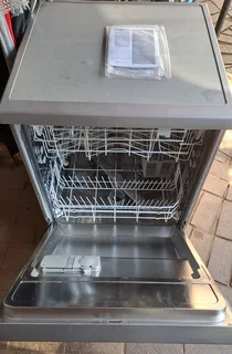Dishwasher DEFY Dishmaid 8 in good working condition. With User Manual.