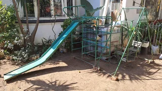 Garden Playground with Slider and Stairs plus Swing for Small Kids . Disassembable.