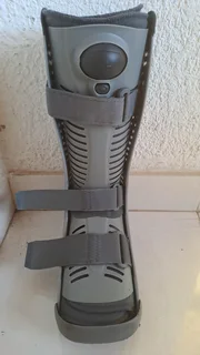 Ossur MoonBoot with built-in Pump Rebound Air Walker. As good as new.