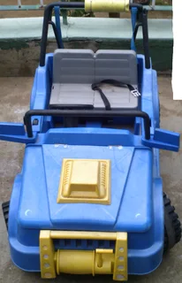 Kiddies Electric Toy Car. Needs new batter. Otherwise in good condition. R1500 as is. I am in Orange