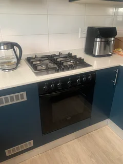 3 Bedroom house to rent in Uitzight, with a separate study room.