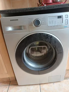 Samsung 7kg front loader automatic washing machine with ecodrum for sale Cash only R3500