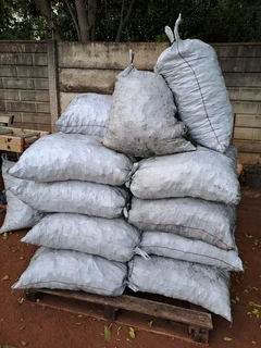 Medium nuts anthracite for sale in Centurion