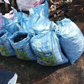 Medium nuts anthracite for sale in Centurion