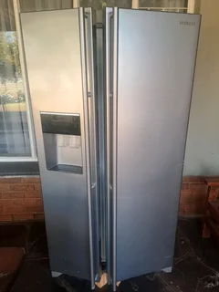 516lt Samsung Side by side fridge for sale in Pretoria