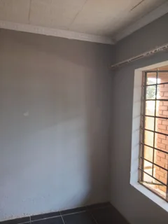 3 beds house to rent