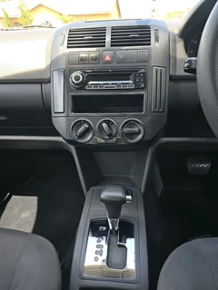 Polo vivo AUTOMATIC 1.4i