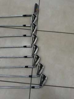 Full set CG16 Cleveland irons 4-PW Cleveland CG14 60 degree wedge. Odyssey white ice putter.