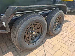 NEW Cattle Double Axle 4 M BRAKED