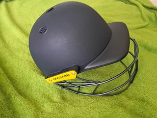 2 x Masuri C-line Cricket Helmet, Senior Large (61 - 64cm)
