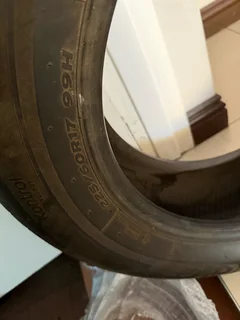 Handbook 225/60/17 inch tyres x2