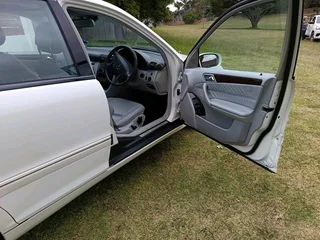 2003 Mercedes Benz C270 CDI Auto in Mint condition for Sale