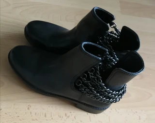 Designer Leather boots size 5 Zara as new
