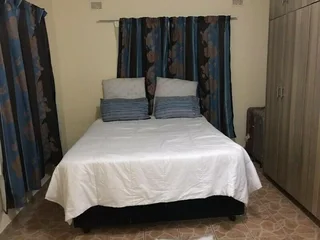 1 large bedroom with open plan kitchen in Tongaat to rent