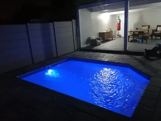 Manufacturers of Top Quality Fibreglass Splash Pools