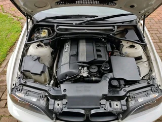 BMW E46, 2004, 325ci, manual