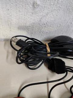 PS3/Ps2 Buzzers Wired and 1 Free PS3 game