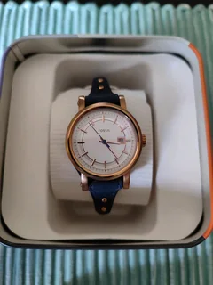 Fossil ES3909 ladies Watch with leather band and Original box
