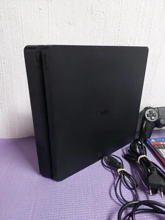 Playstation 4 slim, 1tb, 1 Controller, 1 Free game, all cables