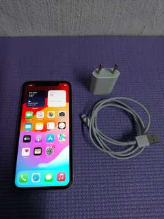 Iphone Xr, 64gb with Original Charger and cable