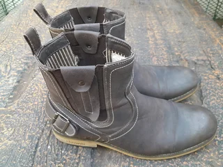 Boots Urbanart size 7. Uge bargain.Very good condition. Only used a few times.ition