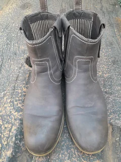 Boots Urbanart size 7. Uge bargain.Very good condition. Only used a few times.ition