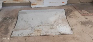 8 alliminium/tin panels and 3 sliding windows that was on a horse trailer.