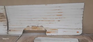 8 alliminium/tin panels and 3 sliding windows that was on a horse trailer.