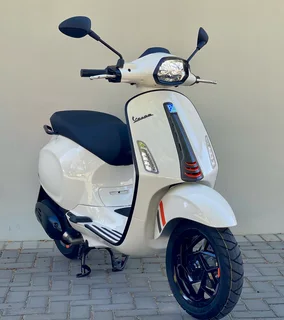 2025 Vespa Sprint 150 – Only 100 Km