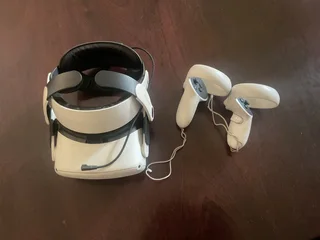 Meta Quest 2 – Full VR Kit with BOBOVR Comfort Strap