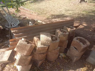 Retaining Blocks