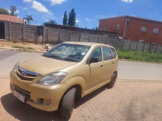 2010 Toyota Avanza MPV/Bus