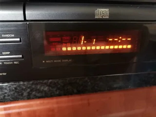JVC XL-V152BK TOP OF RANGE CD PLAYER(Needs a service)